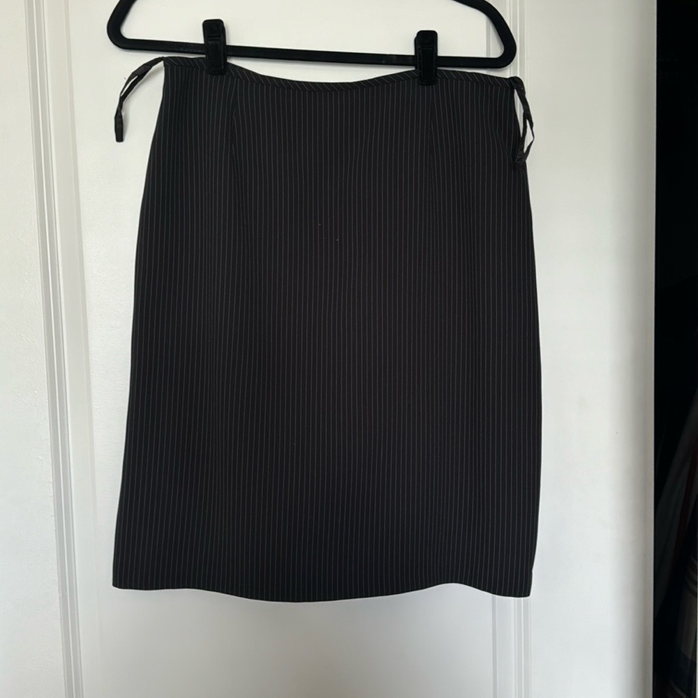 Tahari Striped Skirt 🖤🤍